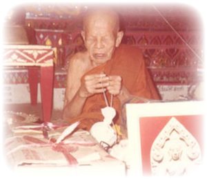 Luang Phu Ban blessing Pra Khun Phaen and Pra Somdej Song Pol Amulets.